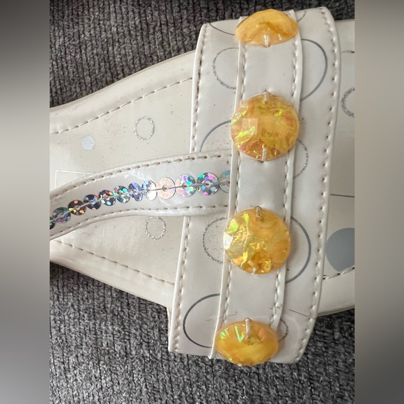 🌼 Girl’s Biti’s Cosset Ivory Comfort Sandals w Beads & Sequins Size 3 - Picture 6 of 8